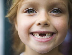 Во сколько лет выпадают зубы?